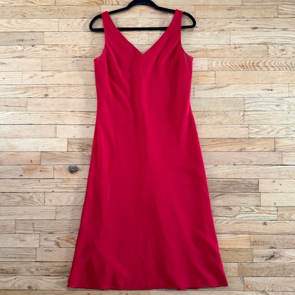Jones New York Dresses & Skirts - Elegant Red Sleeveless Dress